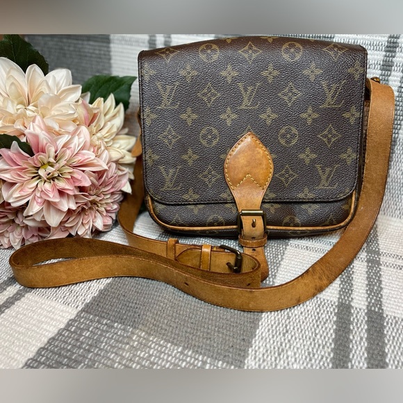 Louis Vuitton Monogram Cartouchiere MM - Picture 6 of 12
